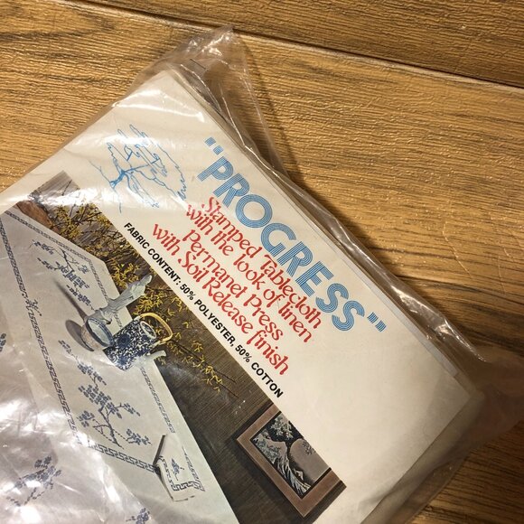 Progress Stamped Tablecloth with the look of linen, vintage - Picture 3 of 7